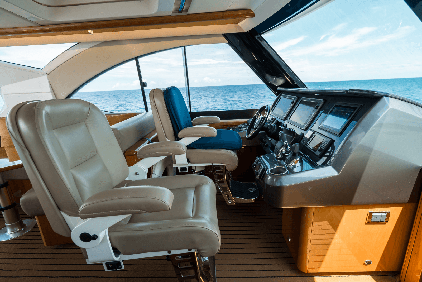 2013 Riviera 53 Enclosed Flybridge