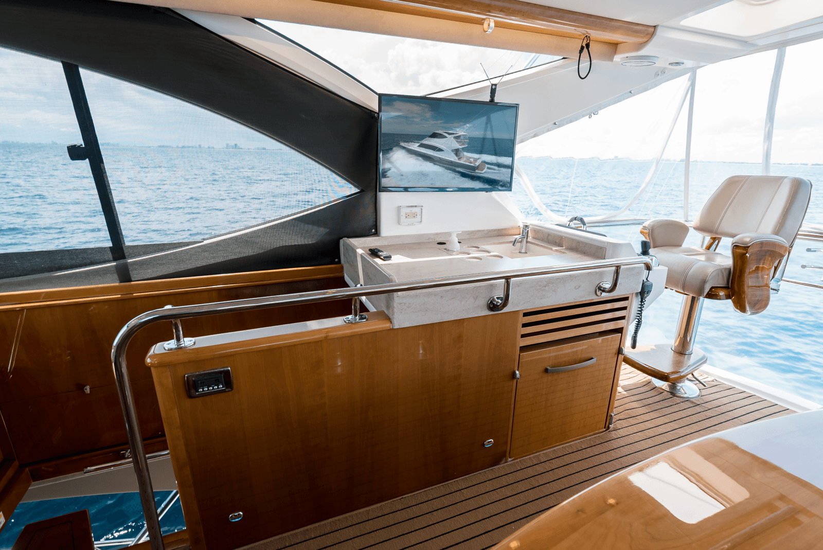 2013 Riviera 53 Enclosed Flybridge