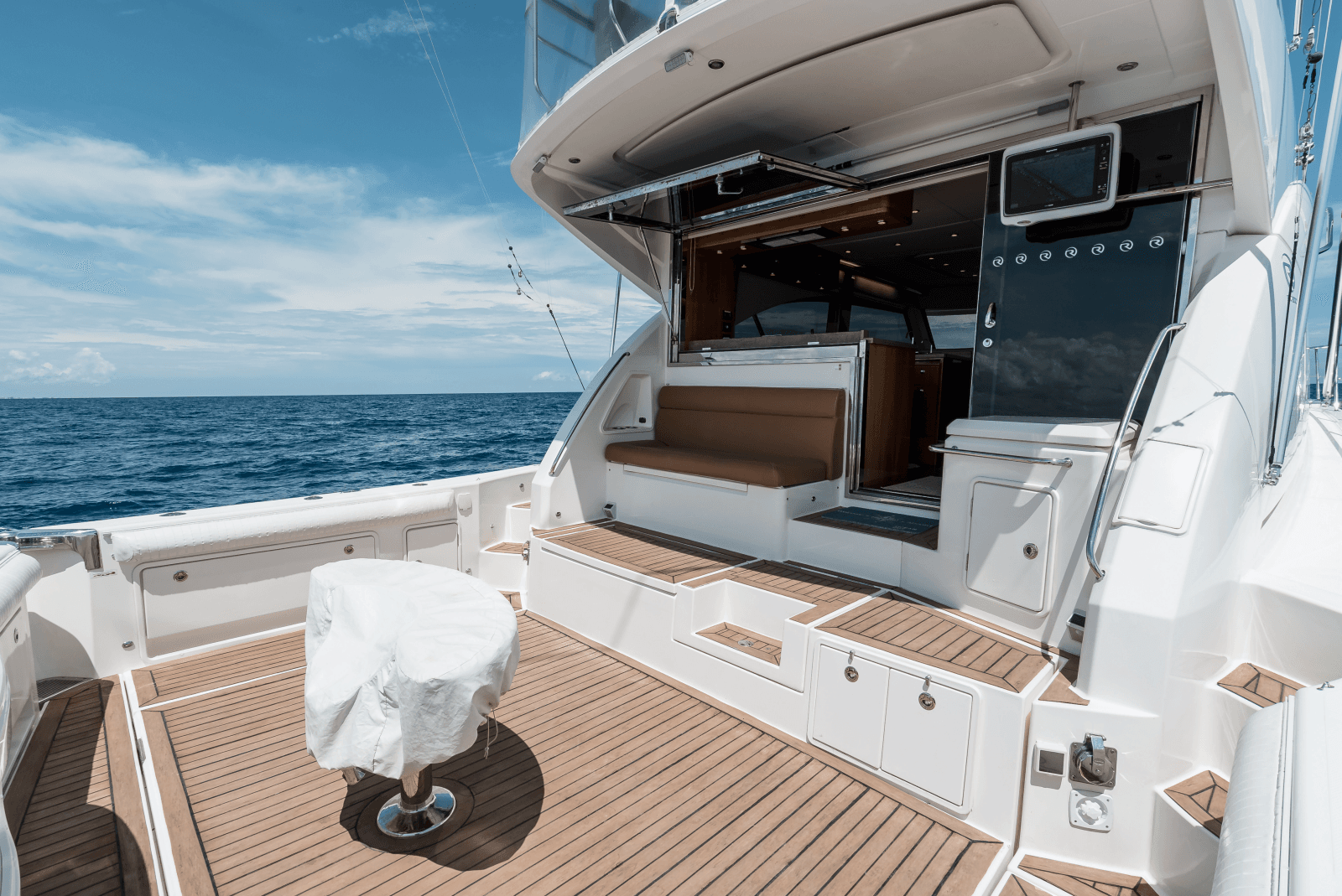 2013 Riviera 53 Enclosed Flybridge