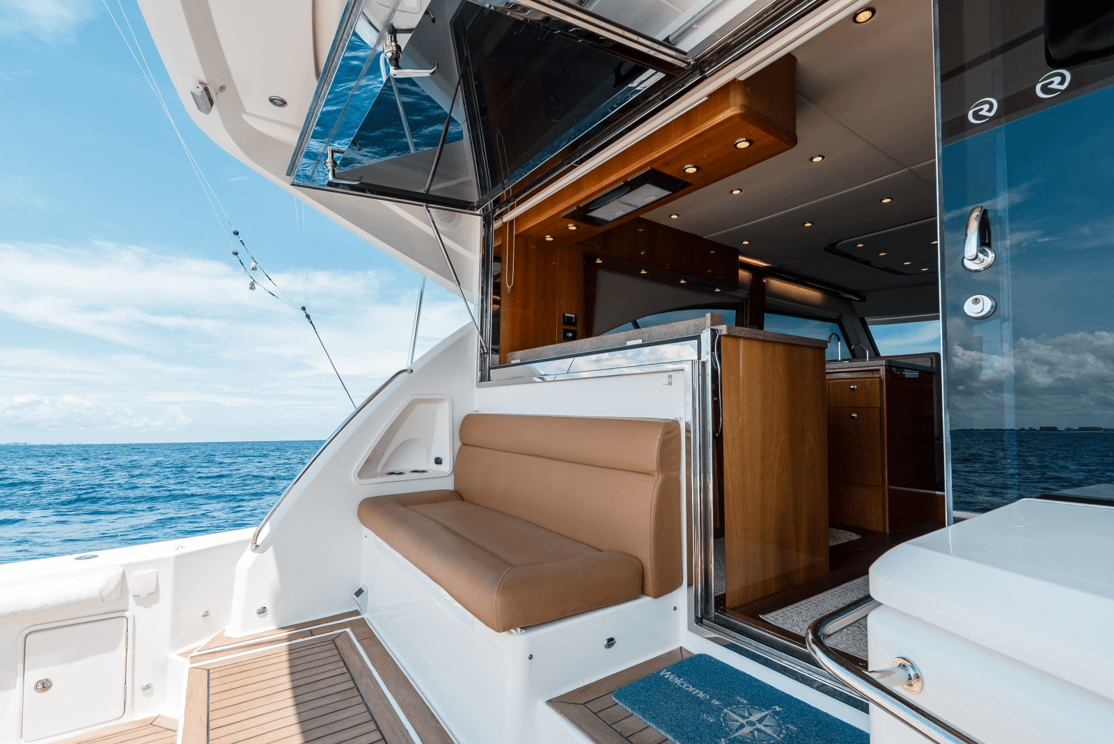 2013 Riviera 53 Enclosed Flybridge