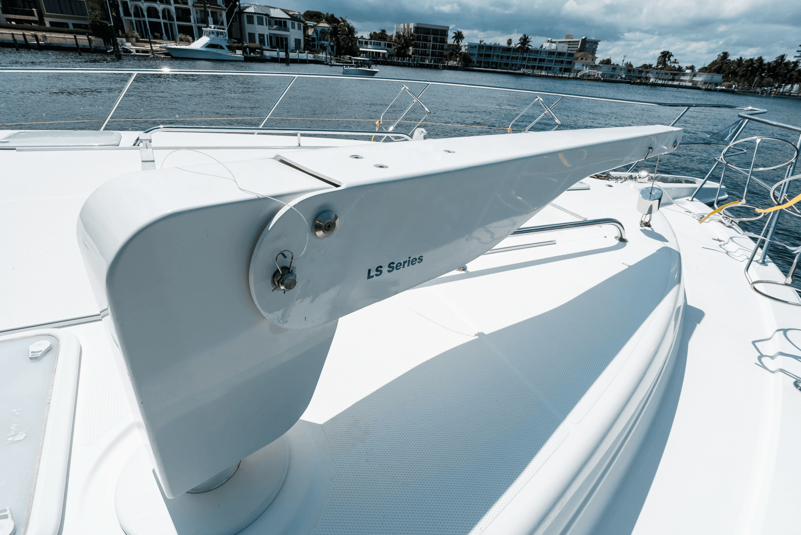 2013 Riviera 53 Enclosed Flybridge