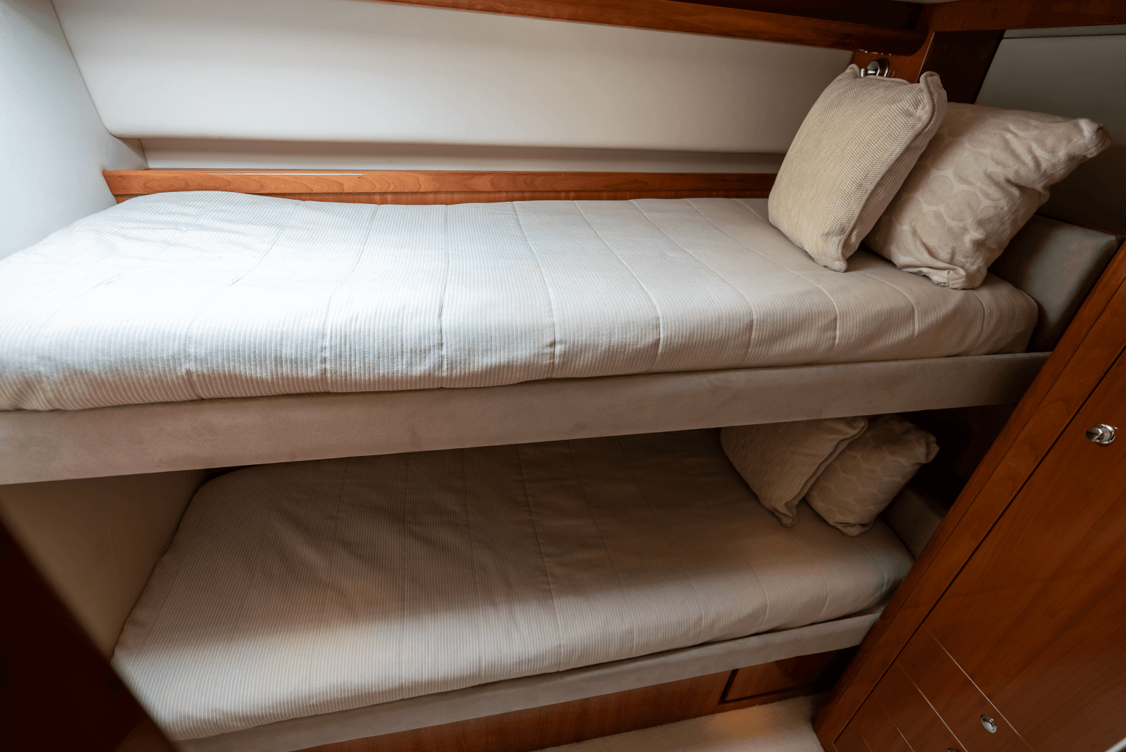 2013 Riviera 53 Enclosed Flybridge