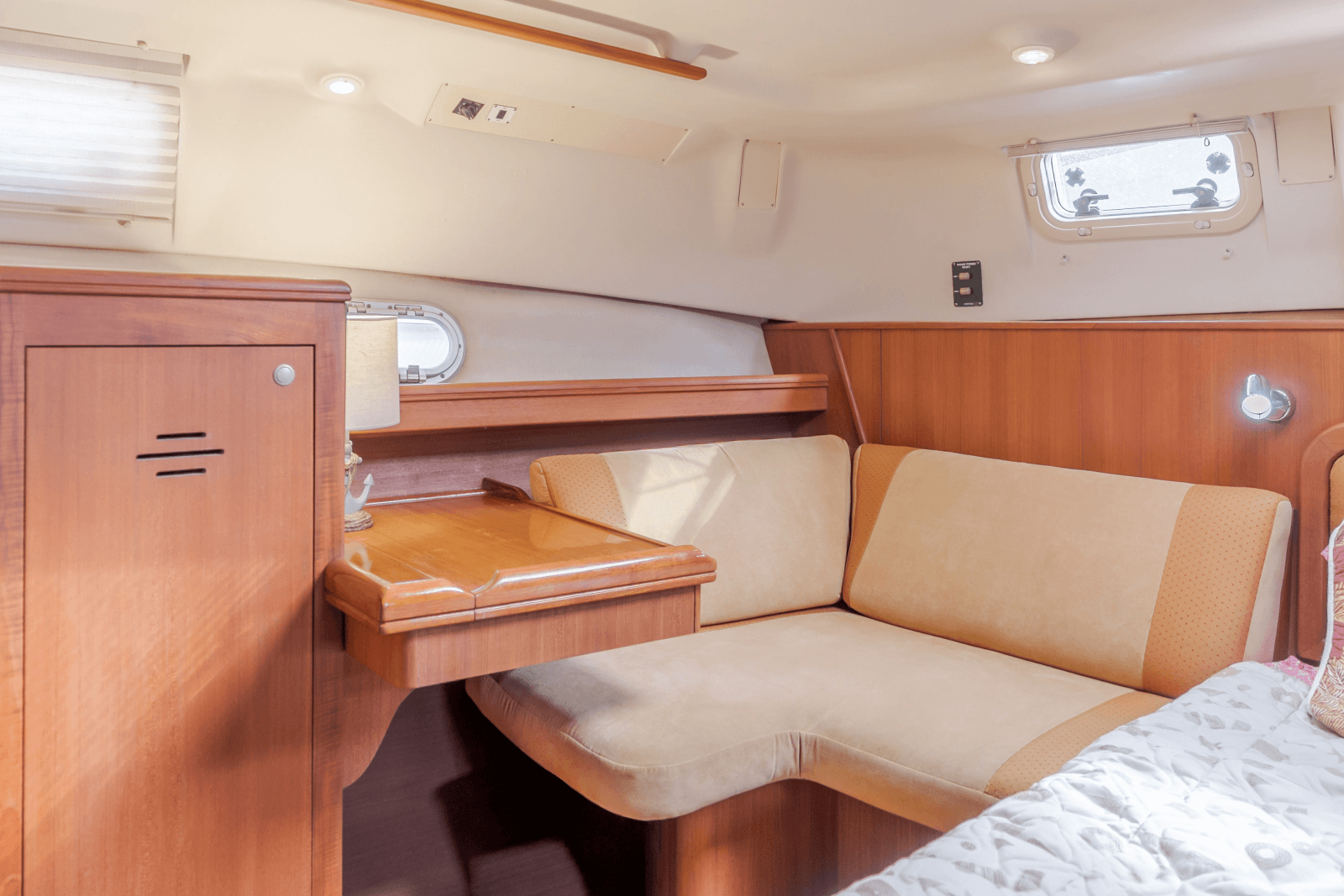2001 Hunter Passage 450
