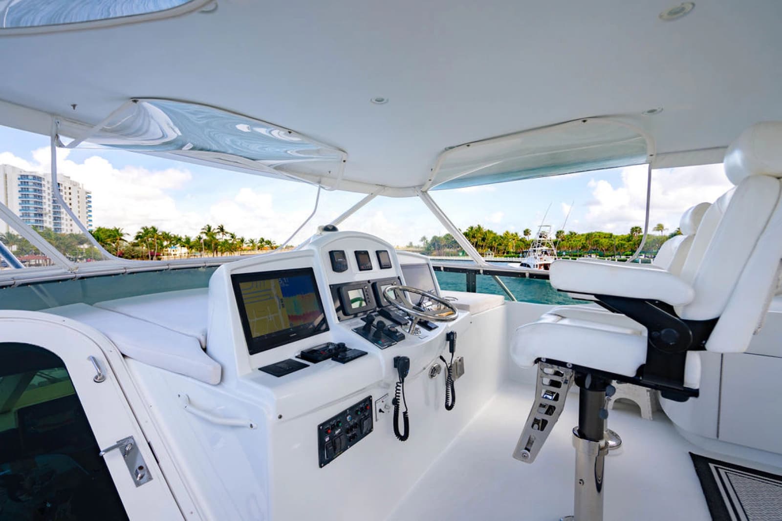 2006 Hatteras 64 Motor Yacht