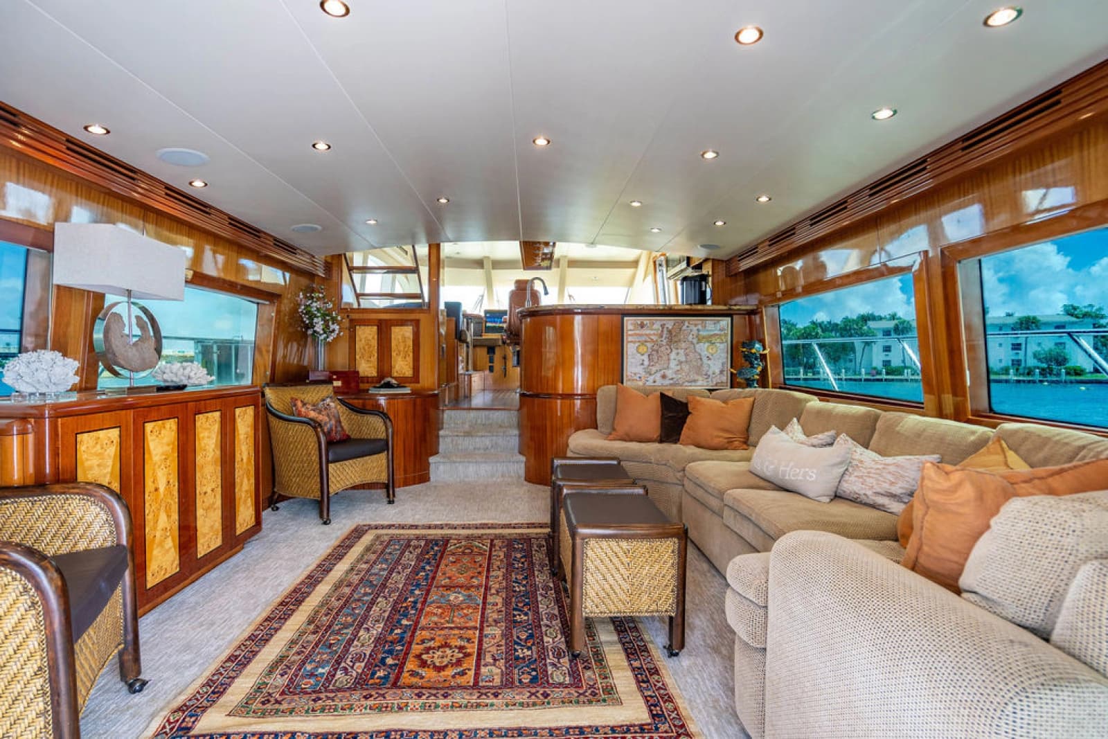 2006 Hatteras 64 Motor Yacht