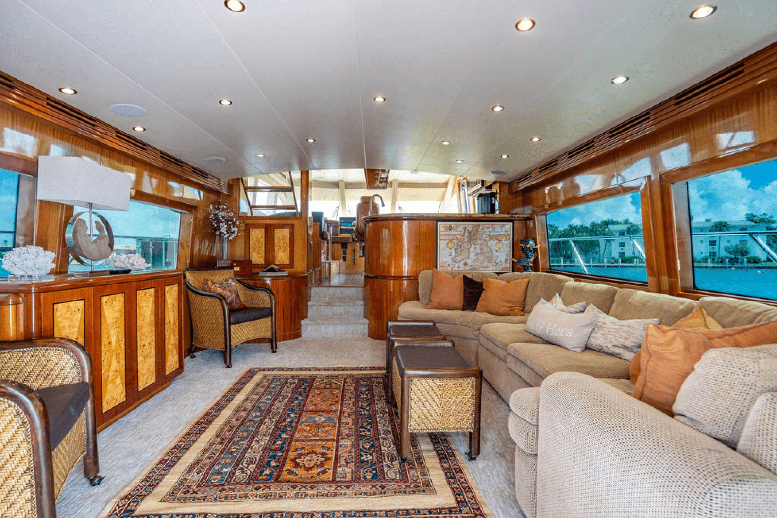 2006 Hatteras 64 Motor Yacht