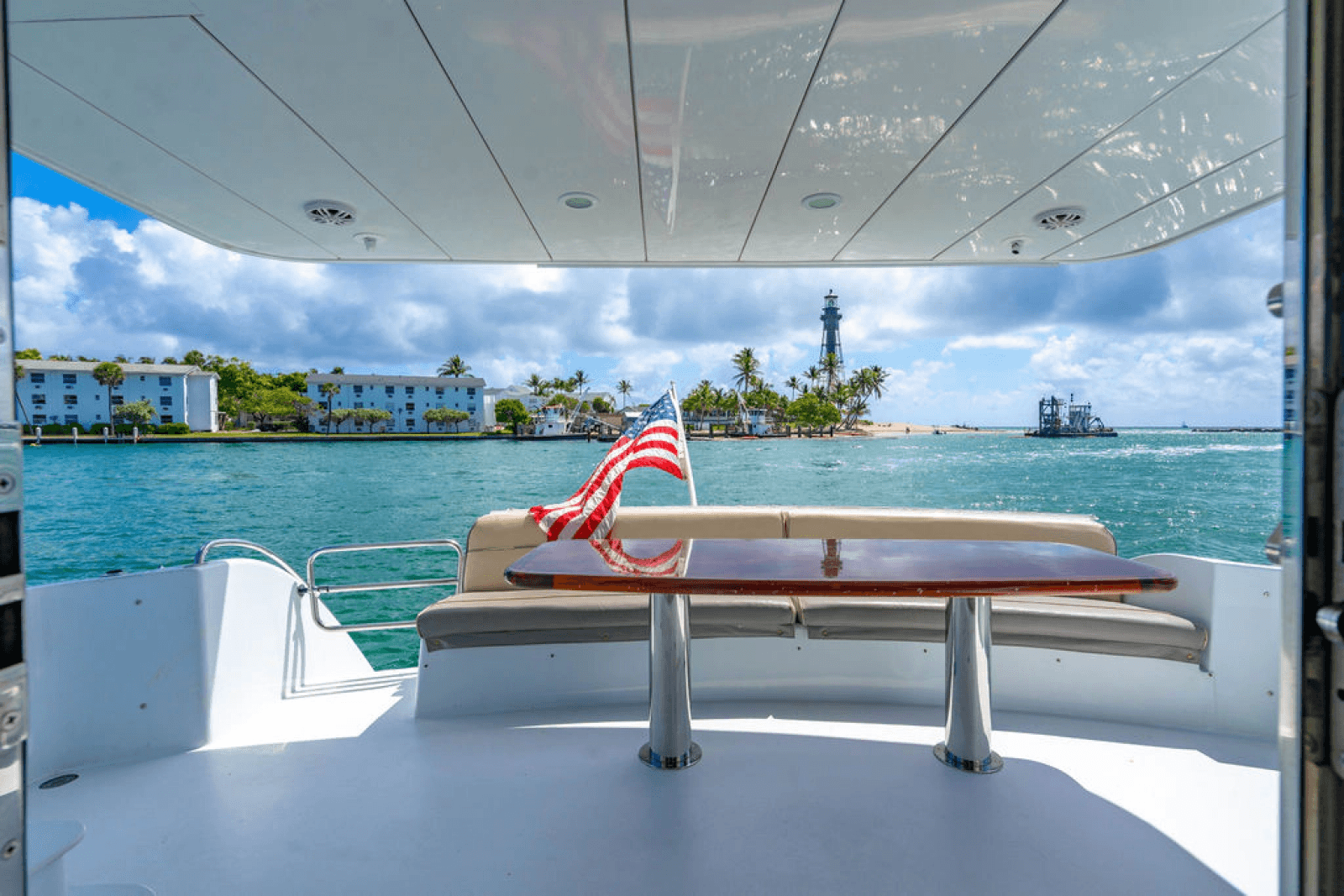 2006 Hatteras 64 Motor Yacht