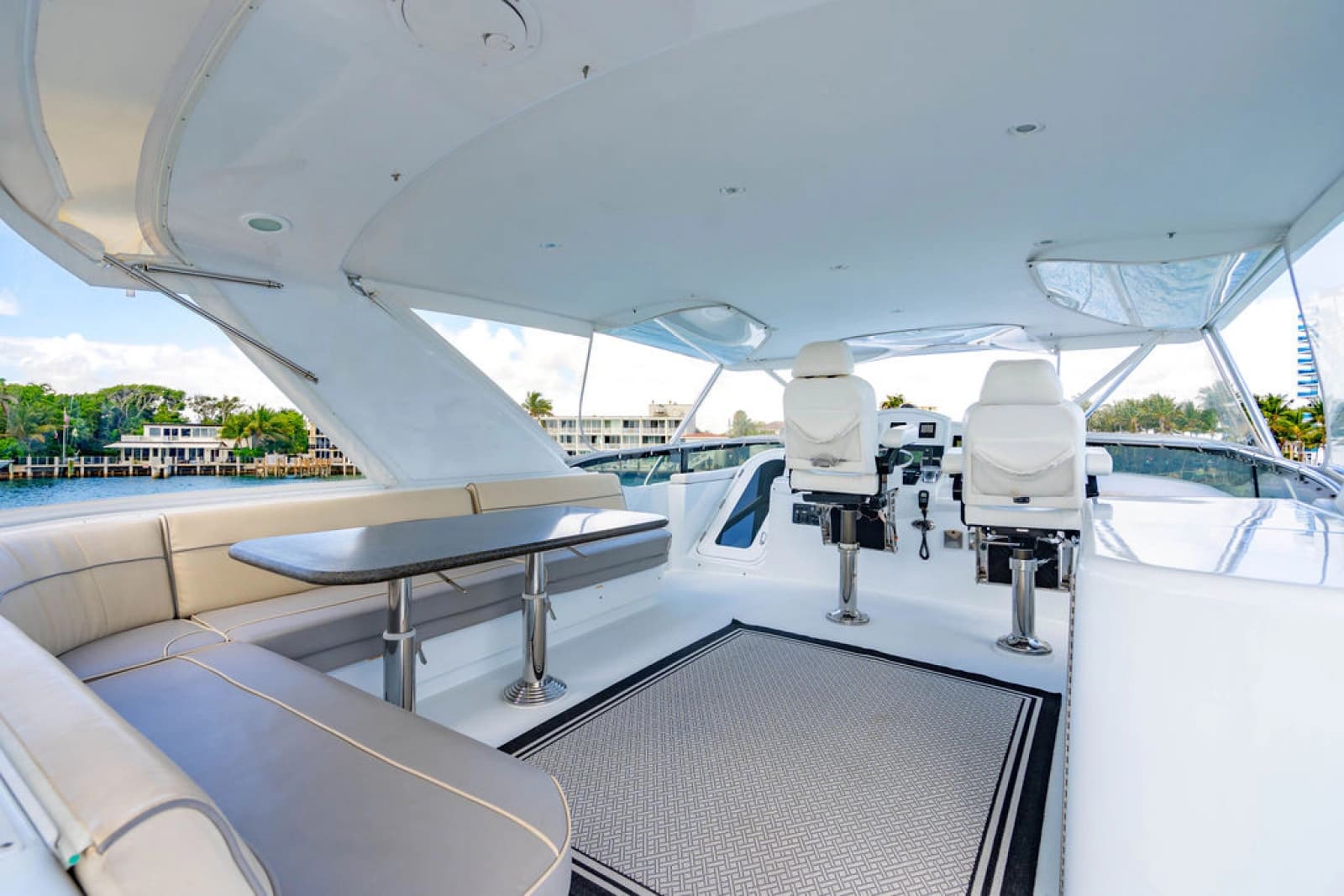 2006 Hatteras 64 Motor Yacht