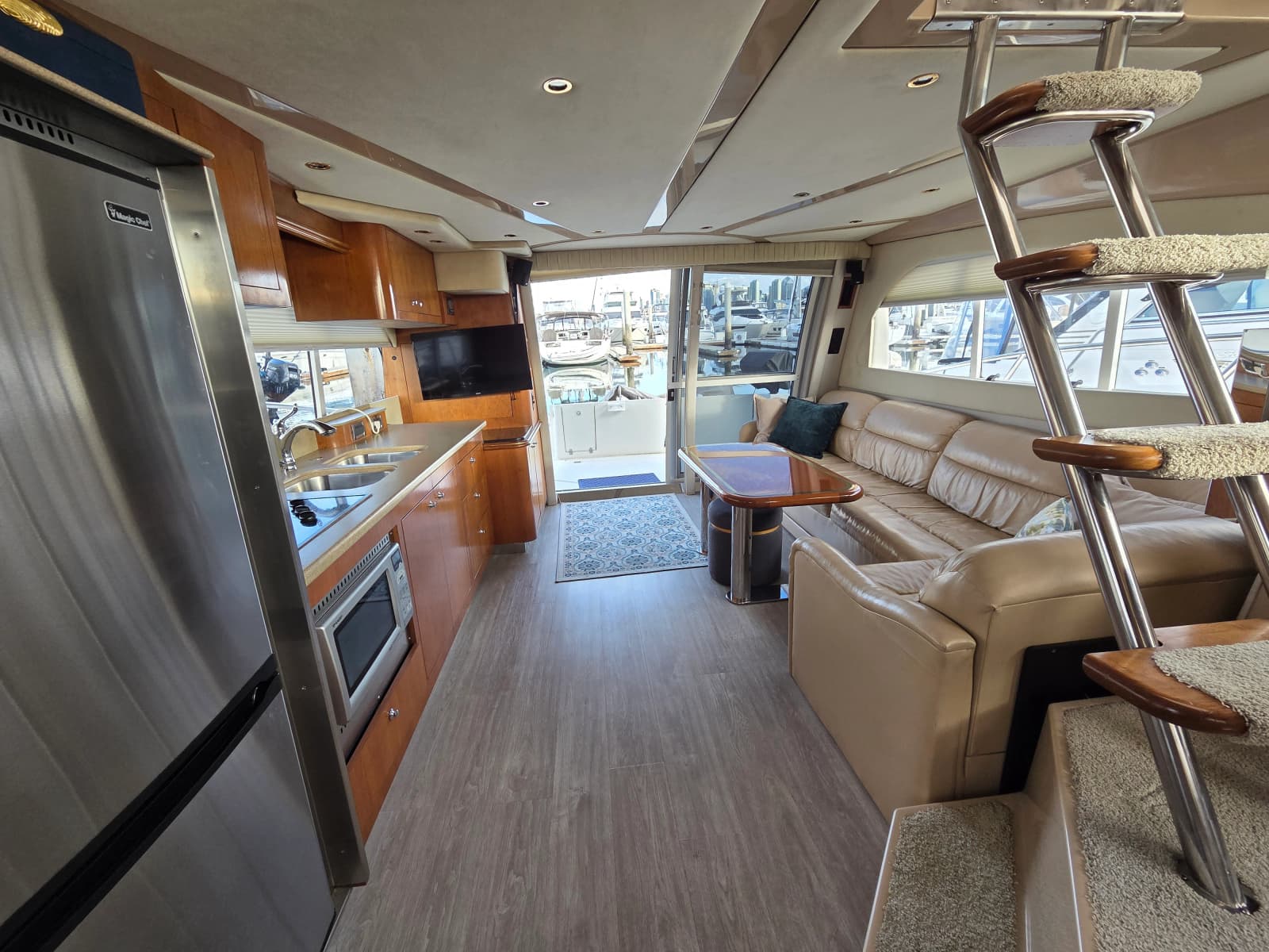 2000 Cruisers Yachts Sport 50