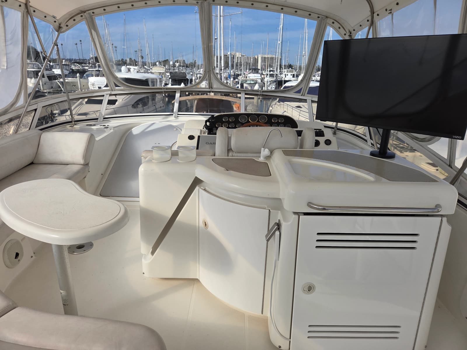 2000 Cruisers Yachts Sport 50