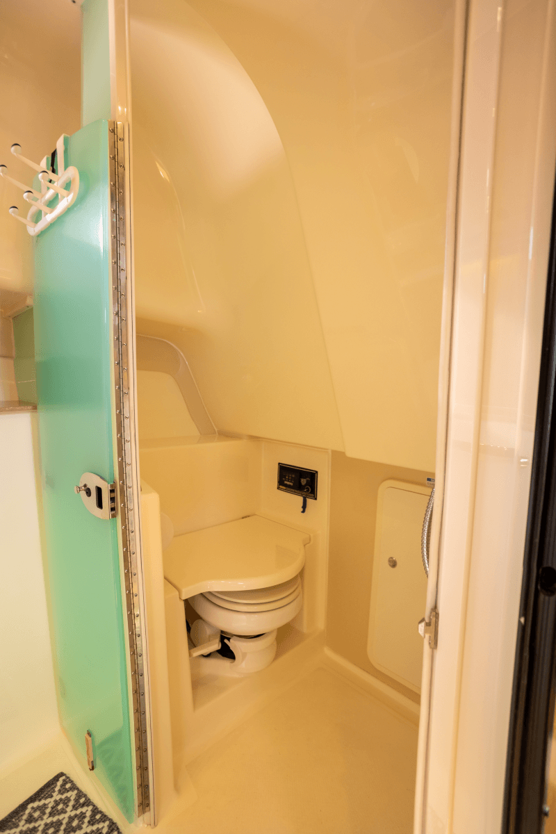 2009 Pursuit 375 OS