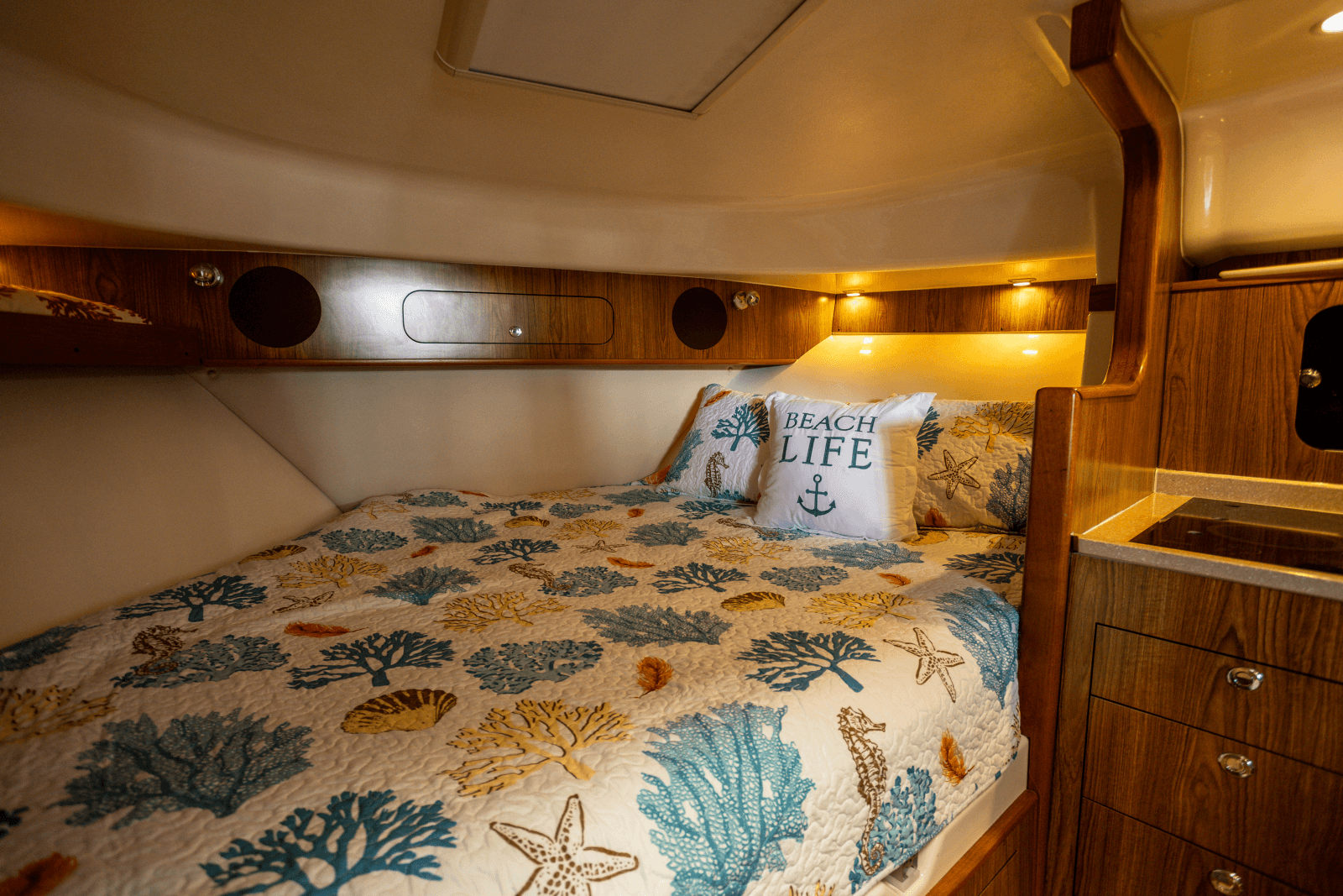 2009 Pursuit 375 OS