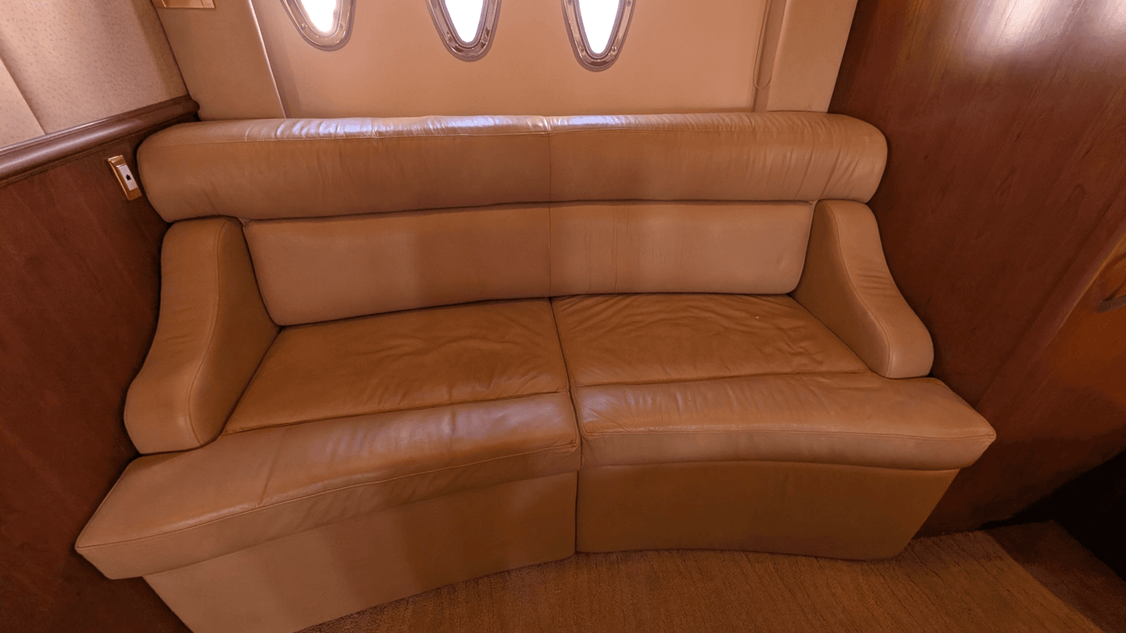 2010 Ovation Flybridge