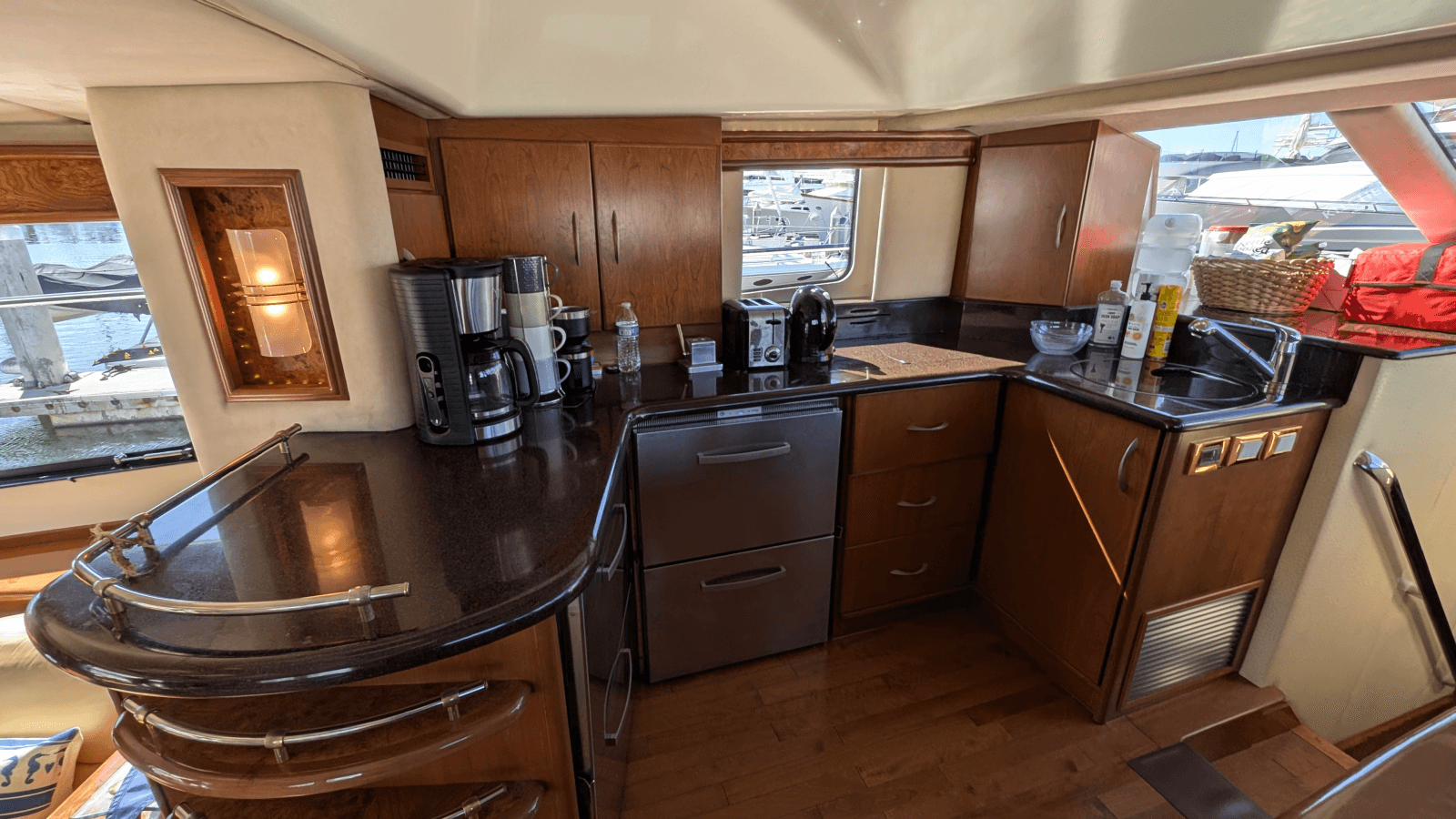 2010 Ovation Flybridge