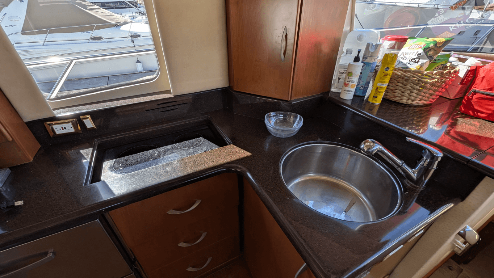 2010 Ovation Flybridge