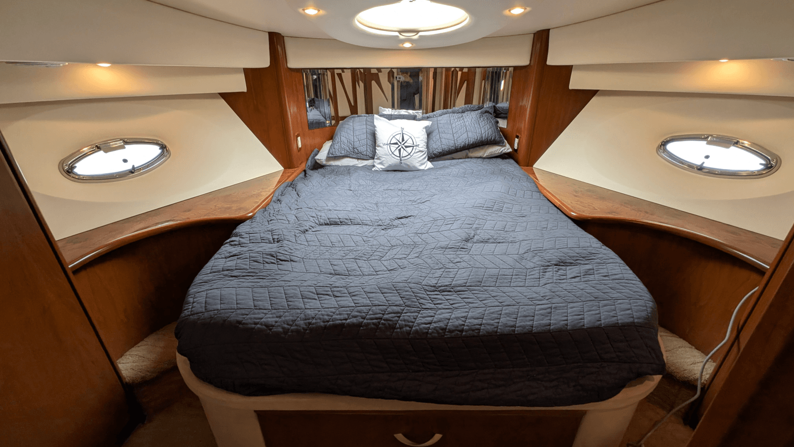 2010 Ovation Flybridge