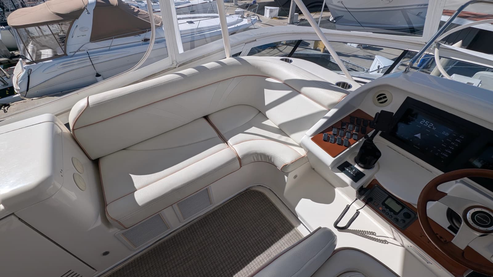 2010 Ovation Flybridge