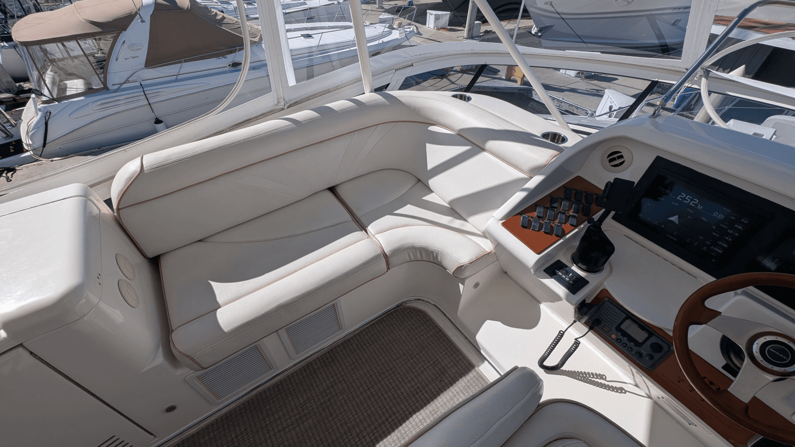 2010 Ovation Flybridge
