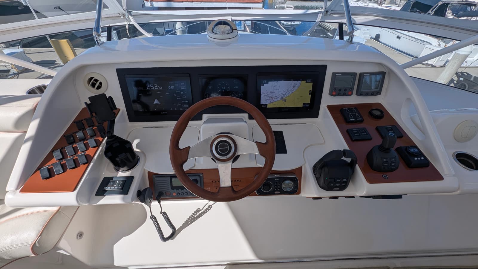 2010 Ovation Flybridge
