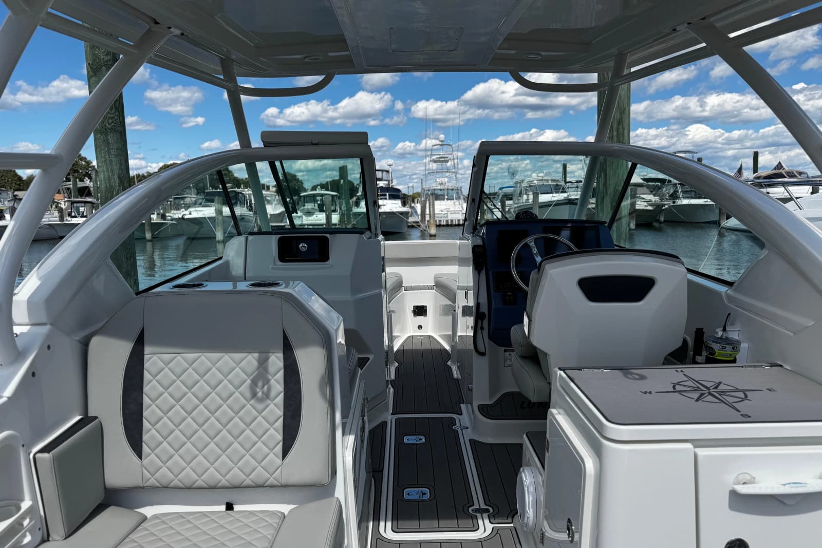 2023 Pursuit DC 266 Dual Console