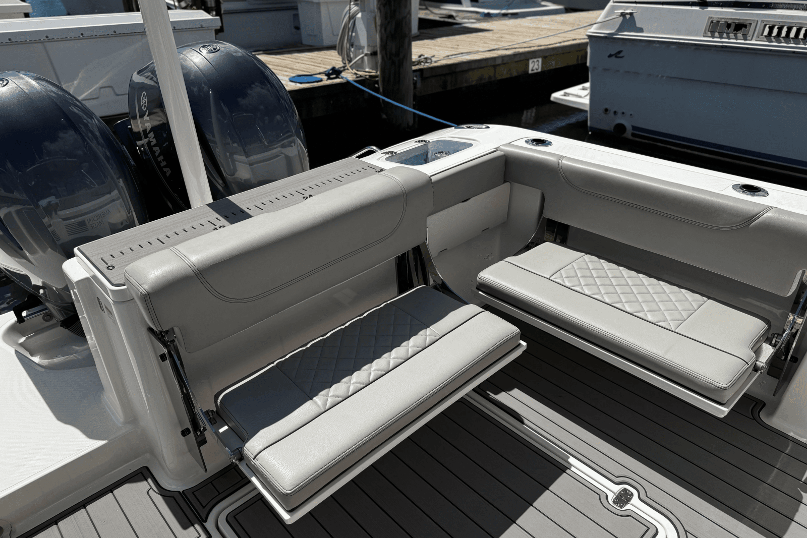 2023 Pursuit DC 266 Dual Console