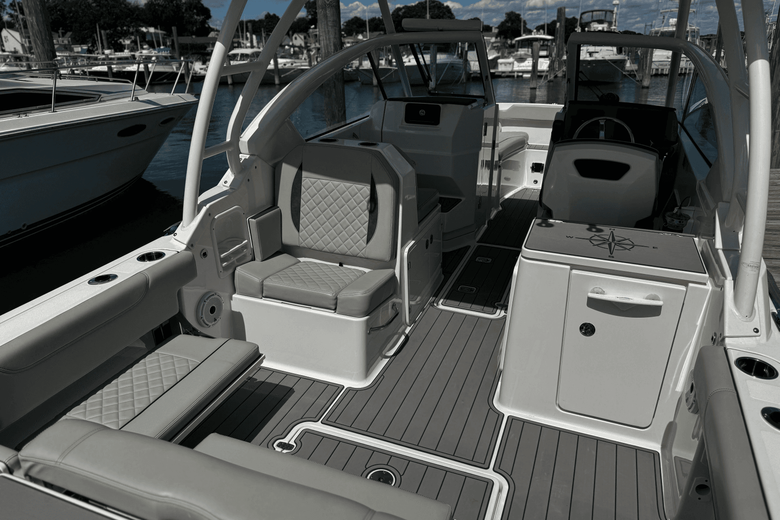 2023 Pursuit DC 266 Dual Console