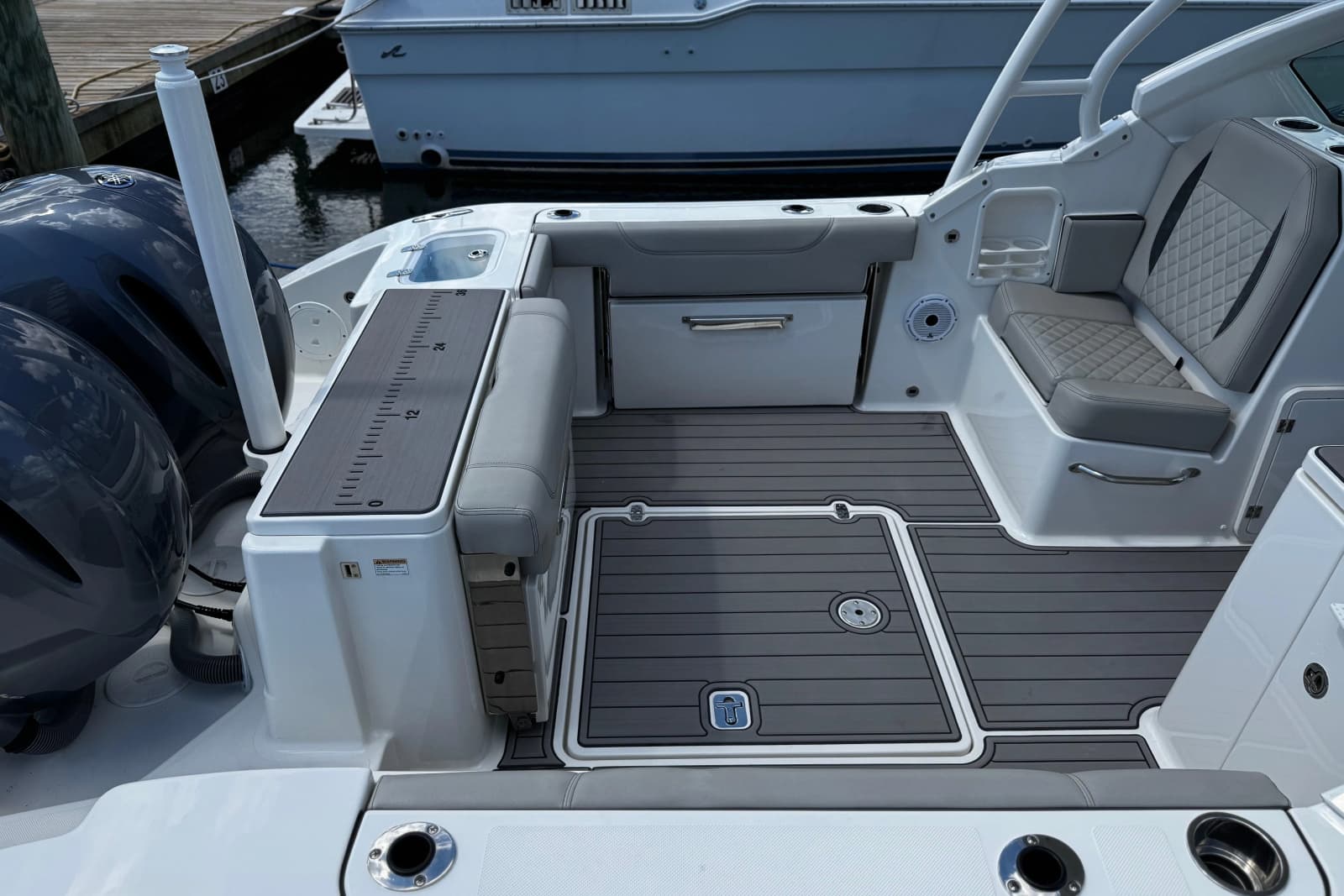 2023 Pursuit DC 266 Dual Console