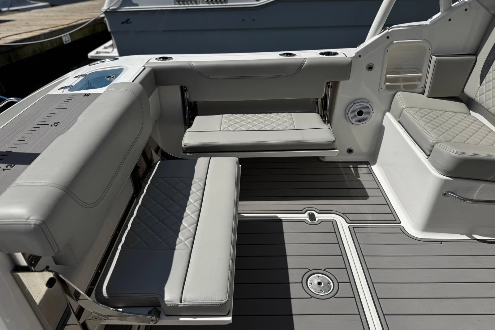 2023 Pursuit DC 266 Dual Console