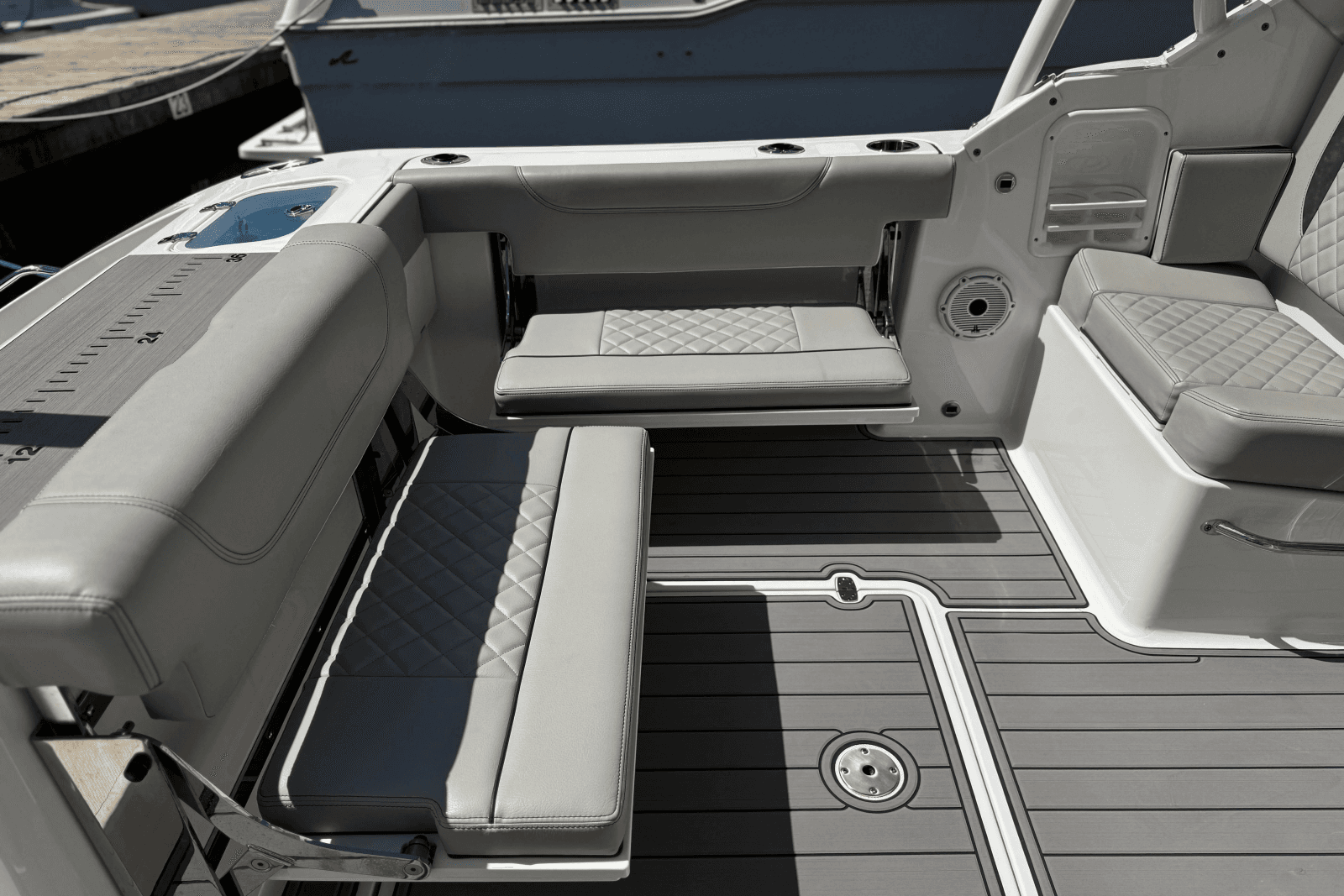 2023 Pursuit DC 266 Dual Console