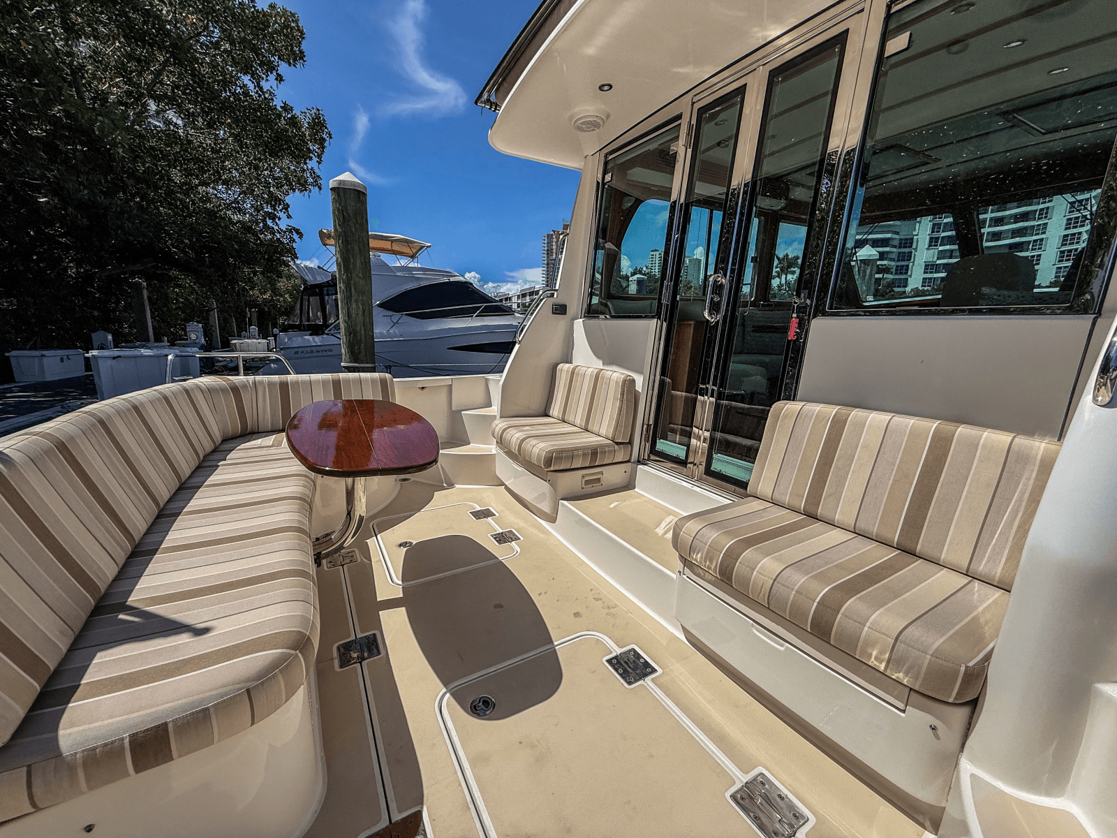 2019 Sabre 42 Salon Express