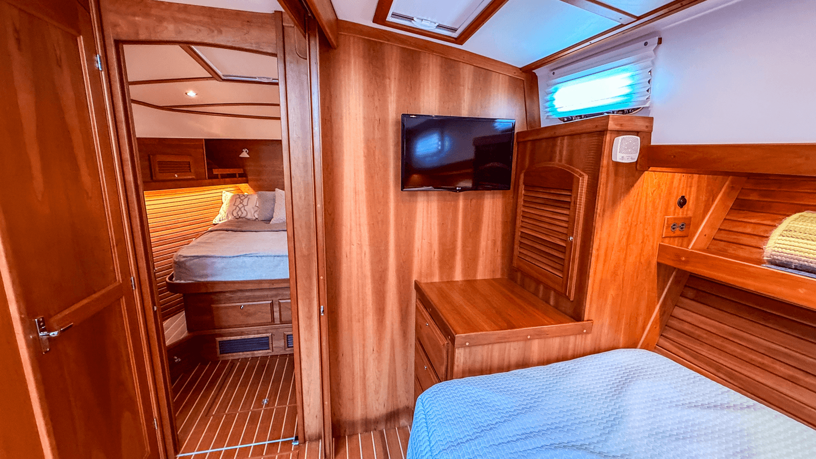 2019 Sabre 42 Salon Express