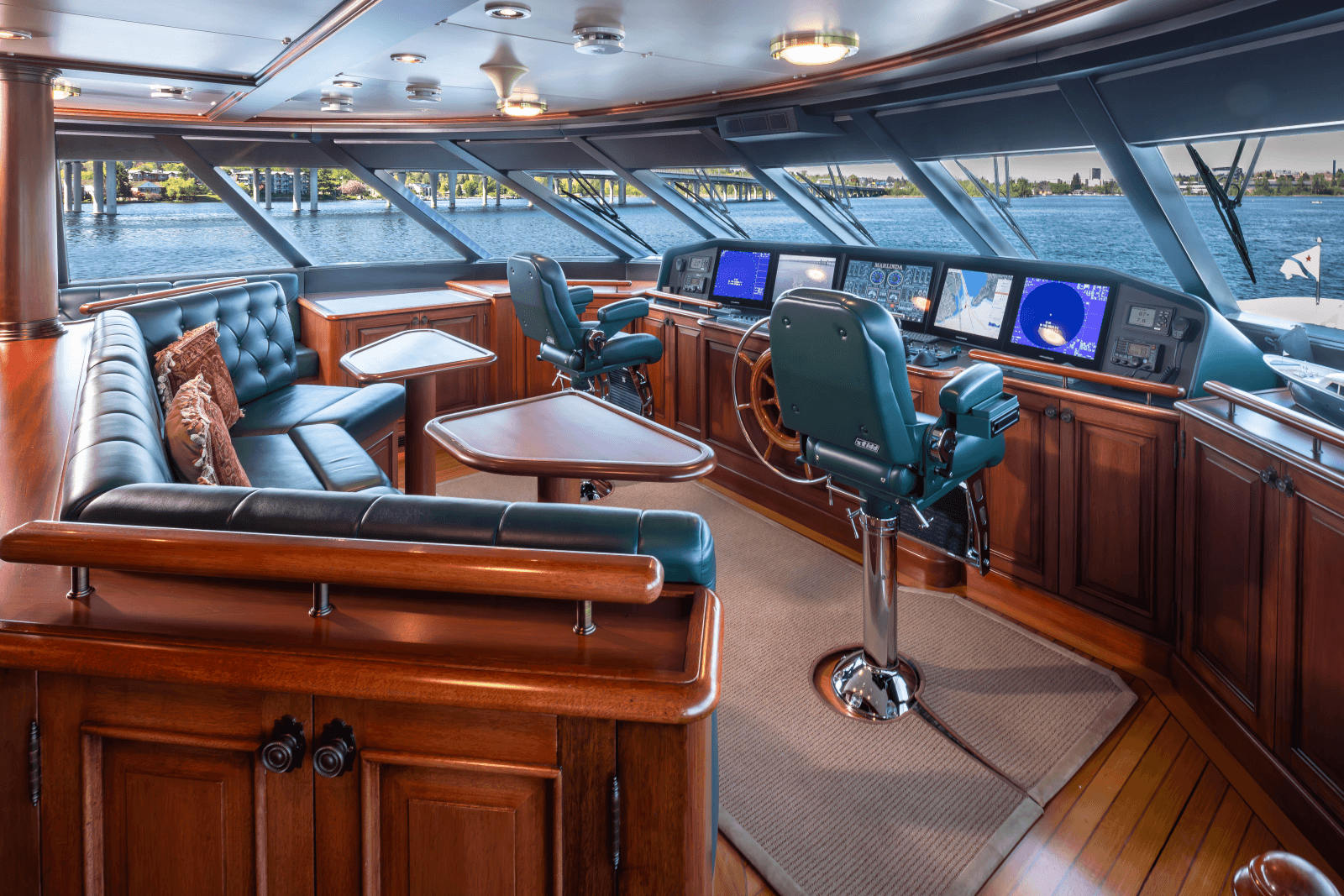 1989 Delta Marine Flybridge Motoryacht