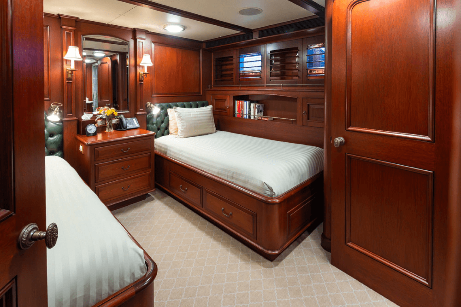 1989 Delta Marine Flybridge Motoryacht