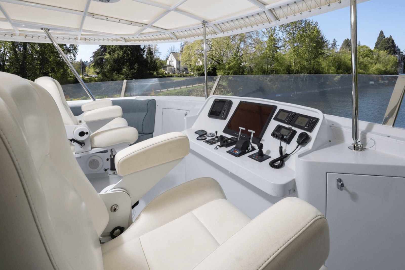 1989 Delta Marine Flybridge Motoryacht