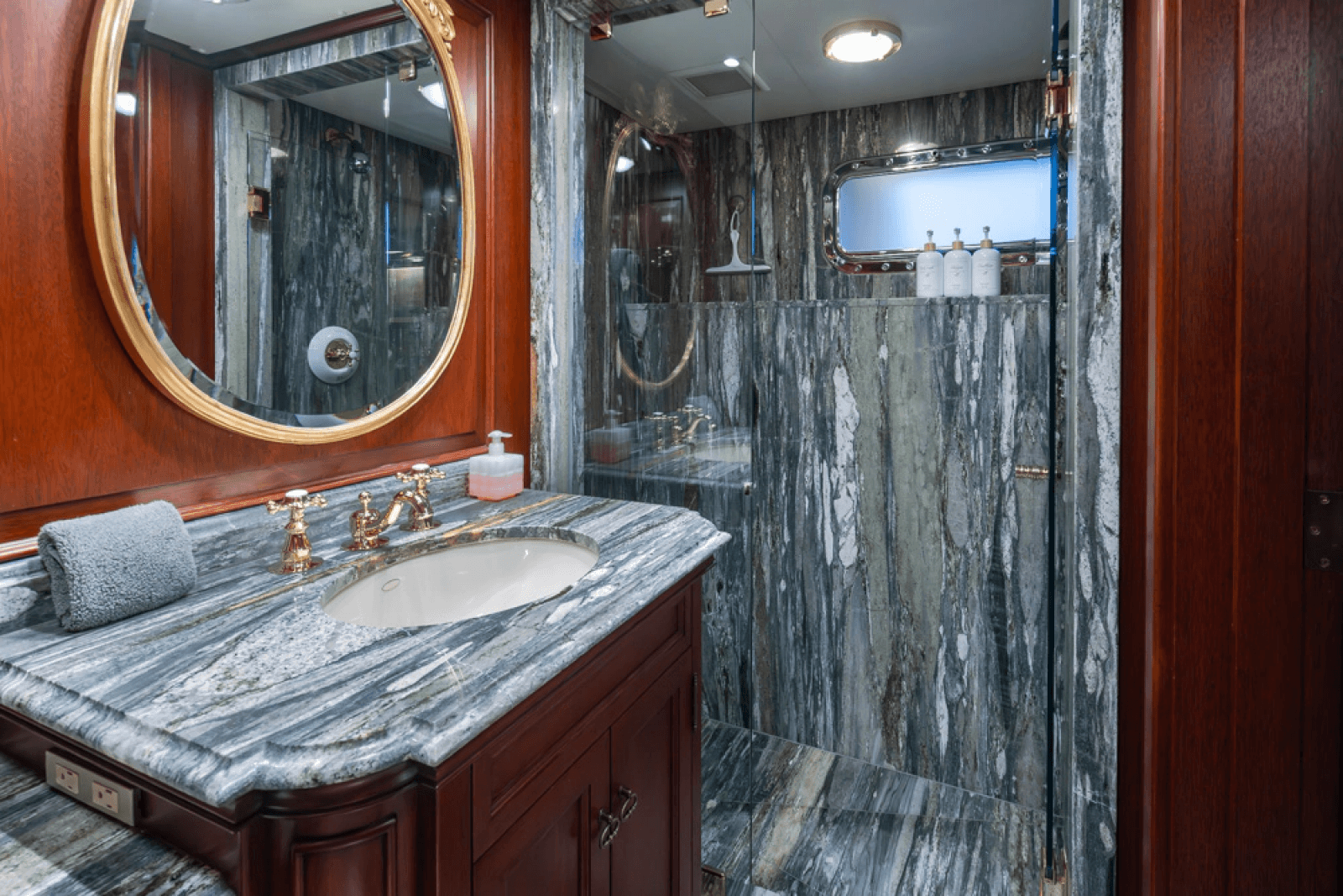 1989 Delta Marine Flybridge Motoryacht