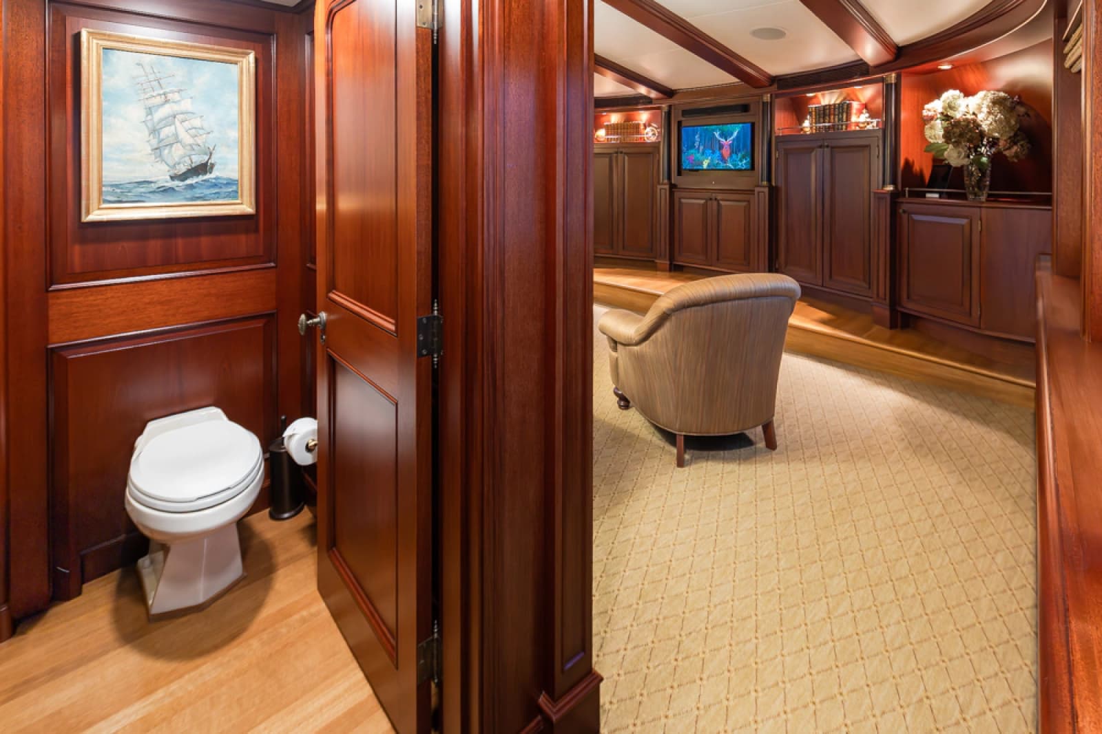 1989 Delta Marine Flybridge Motoryacht