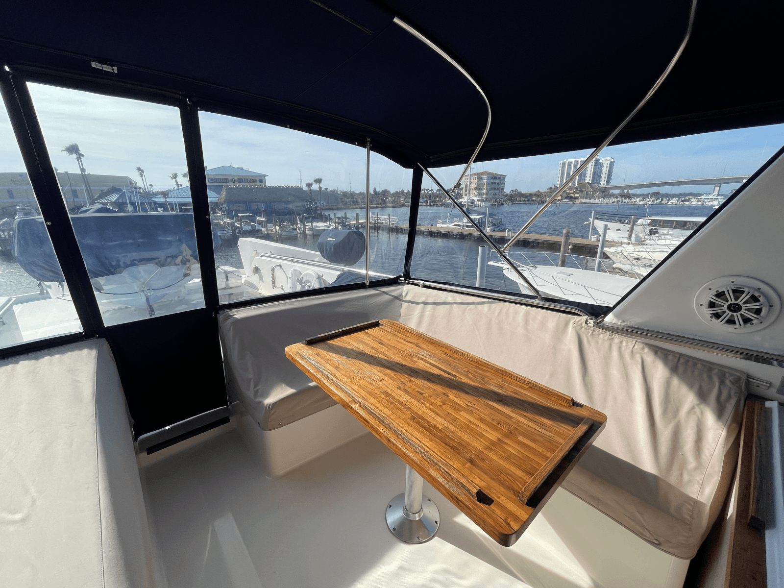 1990 Viking 63 Motor Yacht