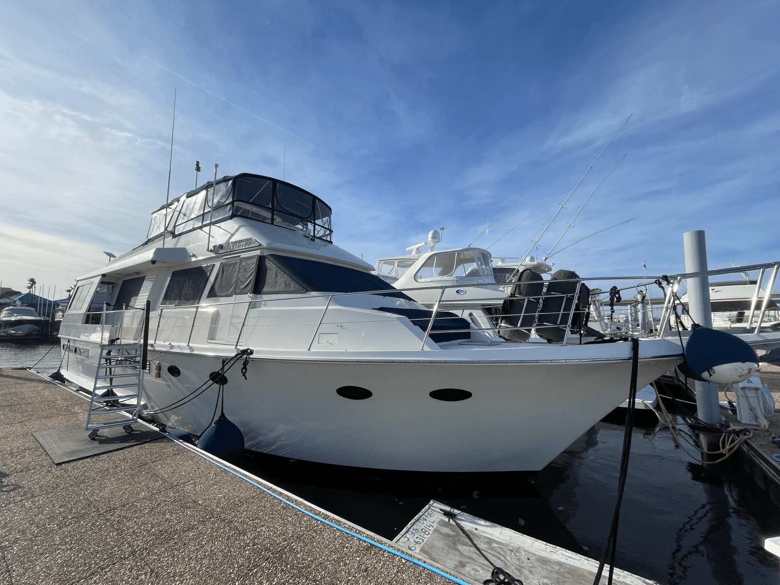 1990 Viking 63 Motor Yacht