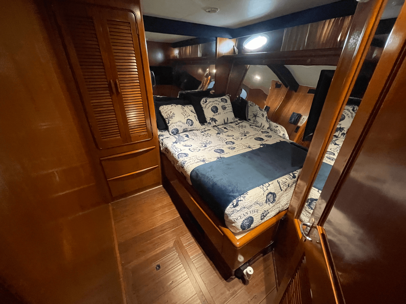 1990 Viking 63 Motor Yacht