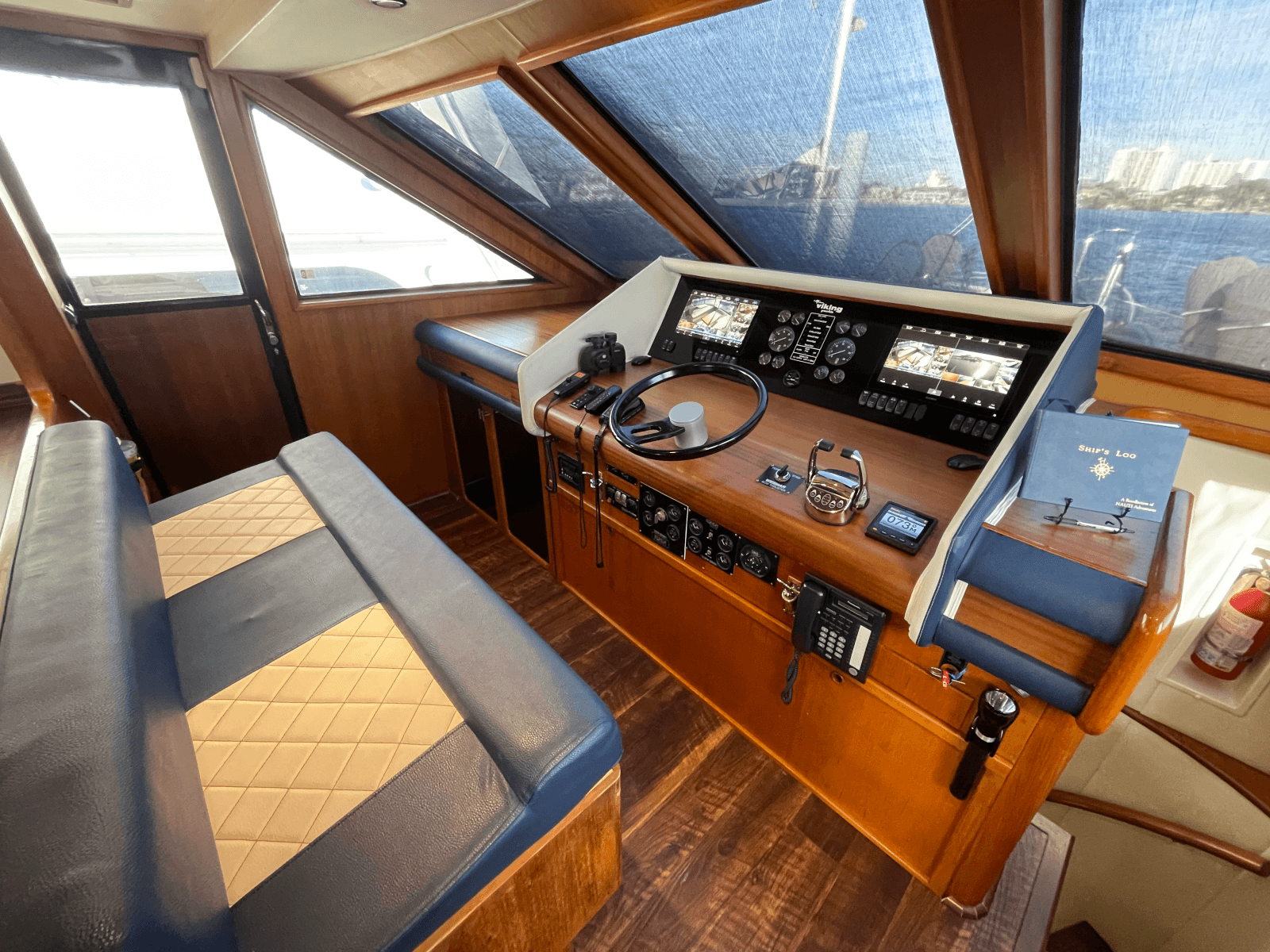 1990 Viking 63 Motor Yacht