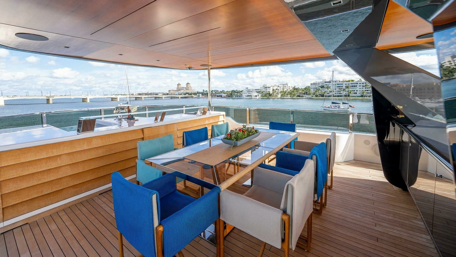 2017 Mangusta Oceano 42