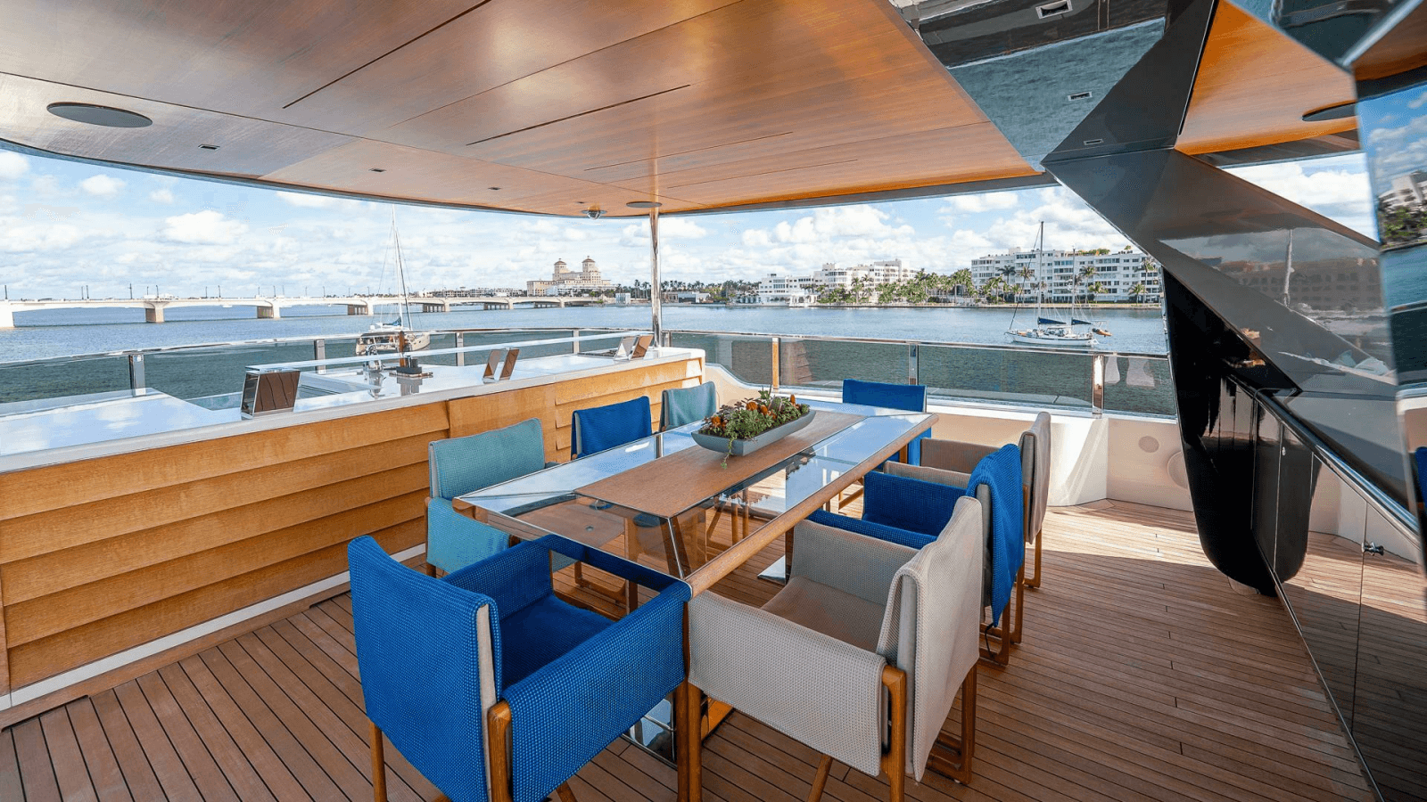 2017 Mangusta Oceano 42