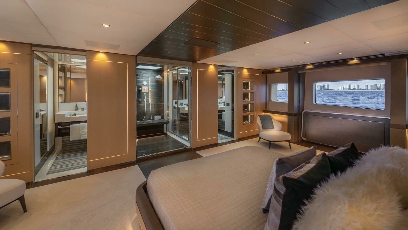 2017 Mangusta Oceano 42