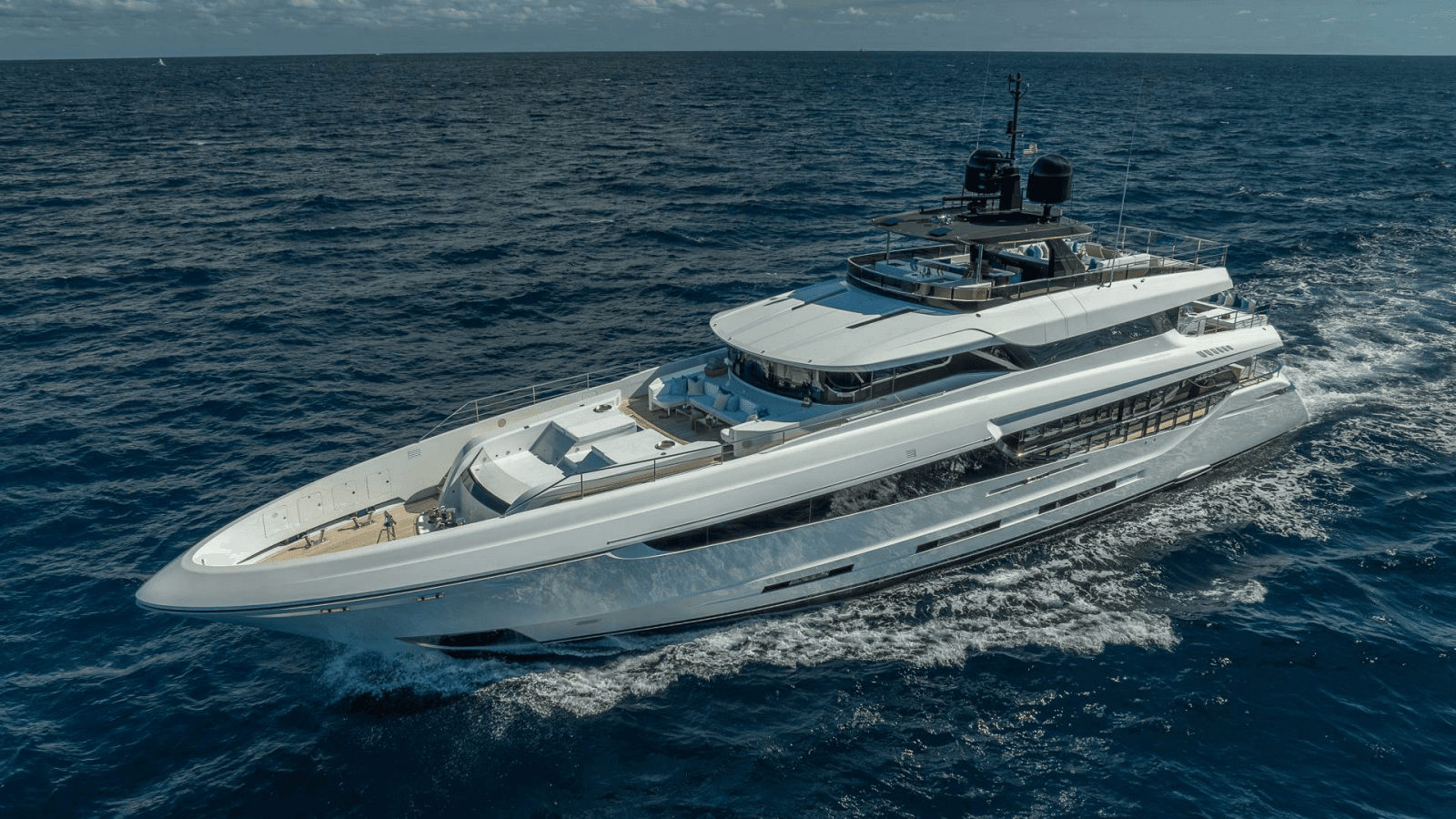 2017 Mangusta Oceano 42