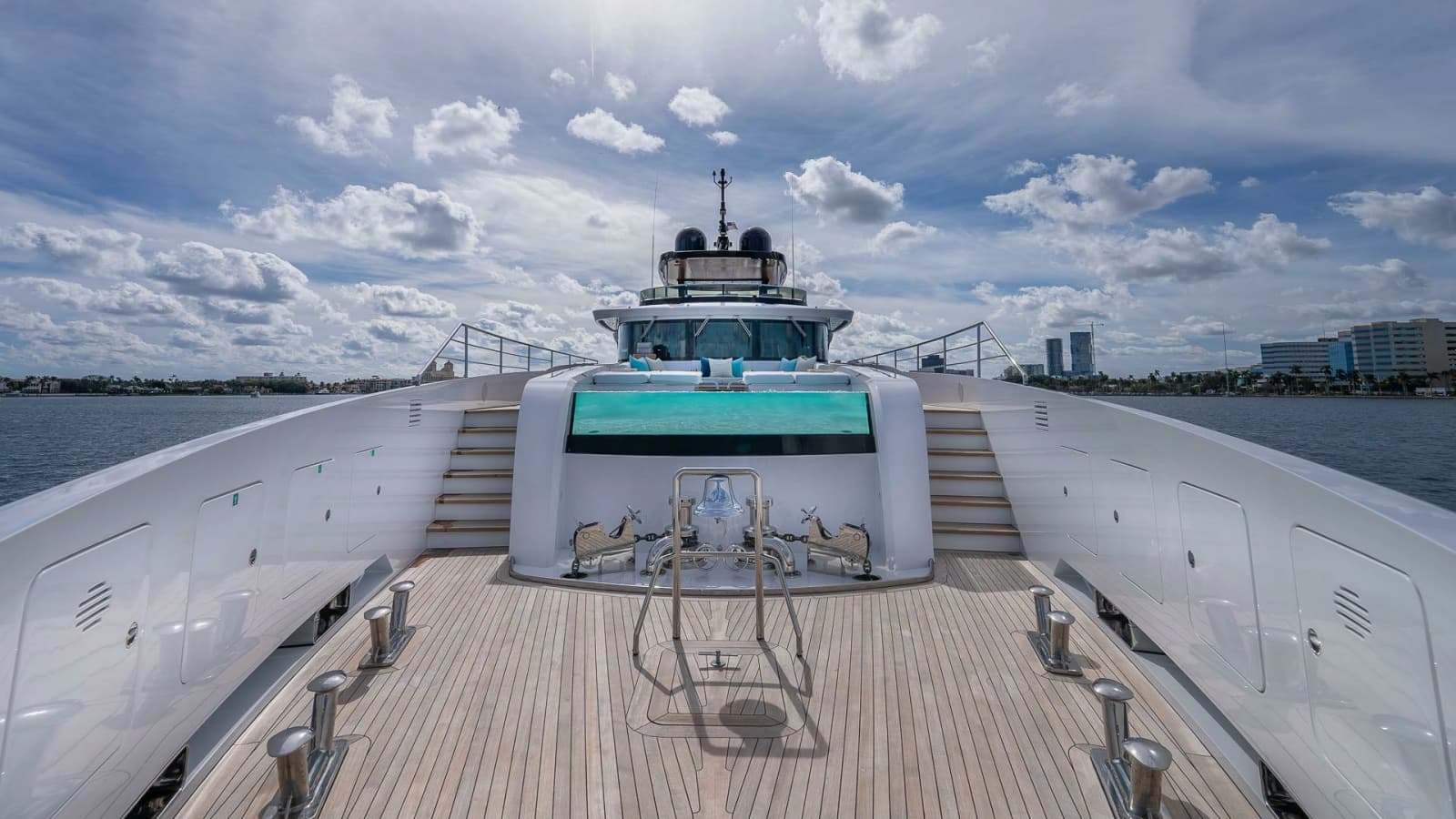 2017 Mangusta Oceano 42