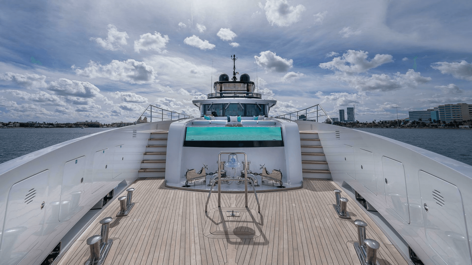 2017 Mangusta Oceano 42