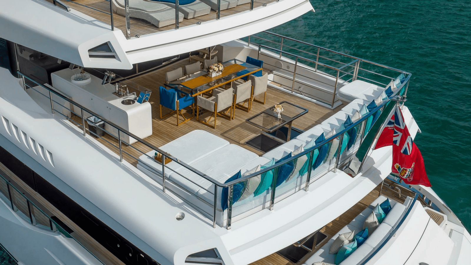 2017 Mangusta Oceano 42