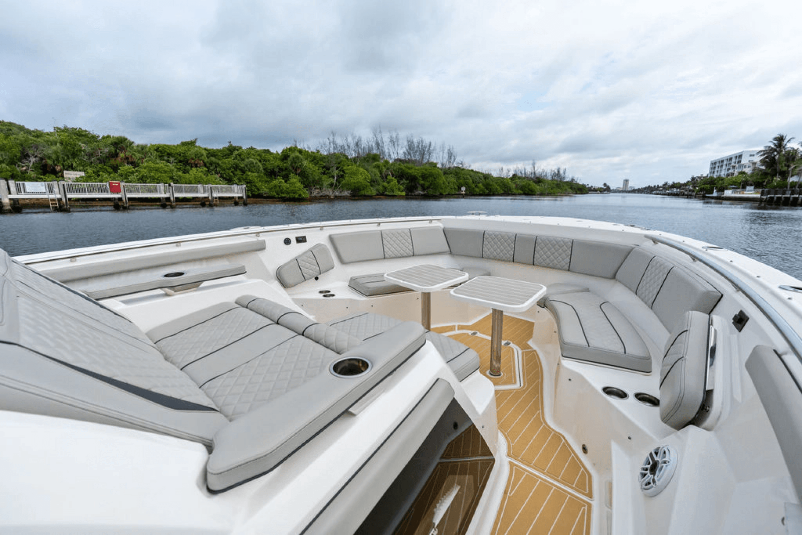 2022 Pursuit S 428 Sport