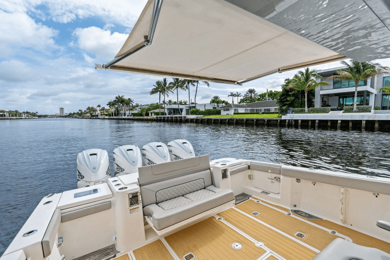 2022 Pursuit S 428 Sport