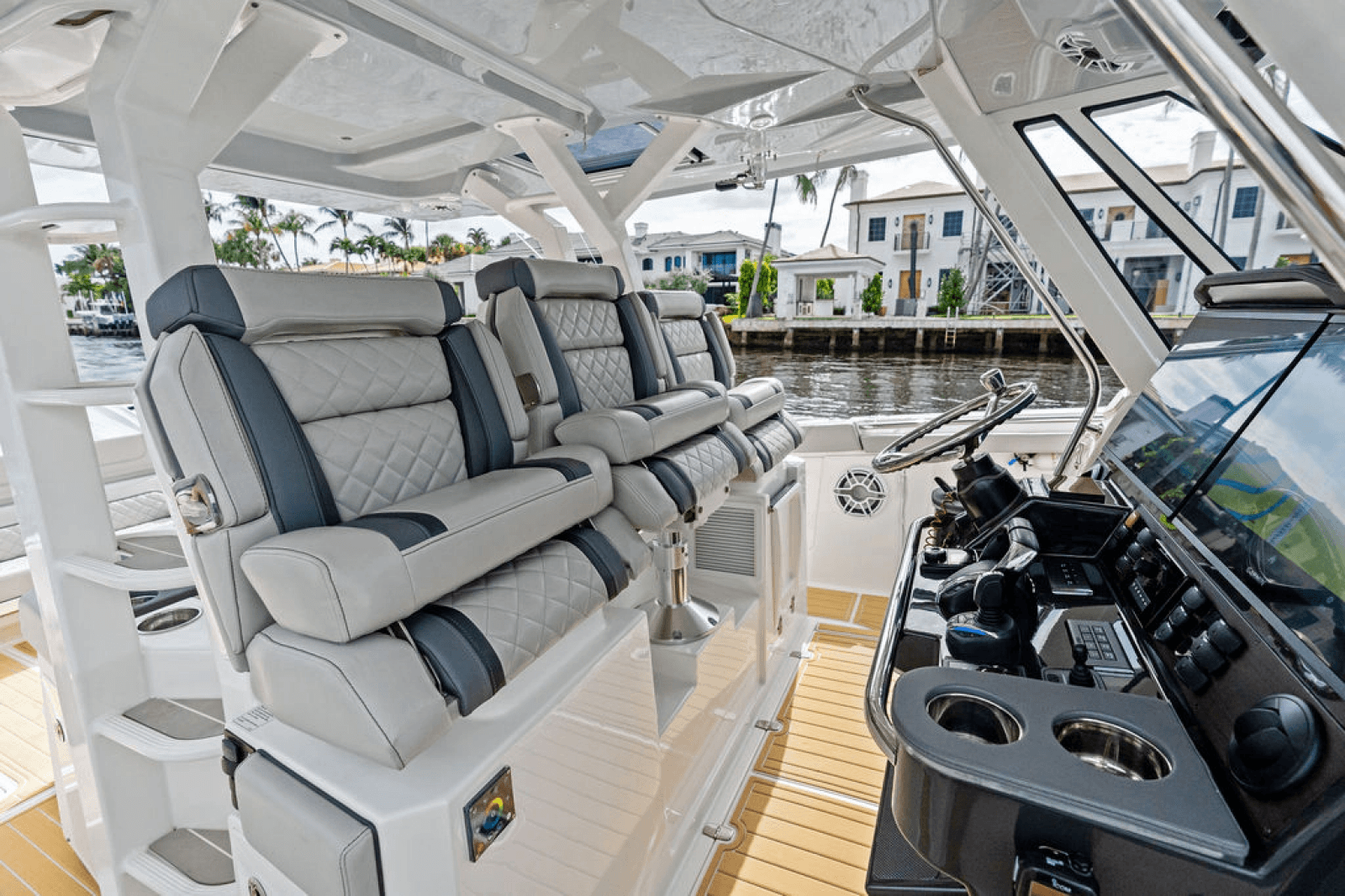 2022 Pursuit S 428 Sport